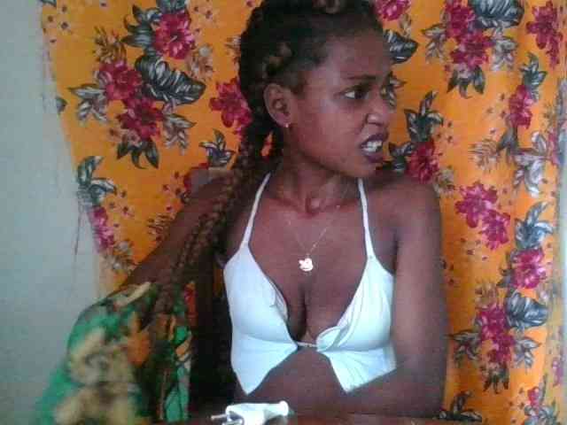 LovelyBlackGirl webcam