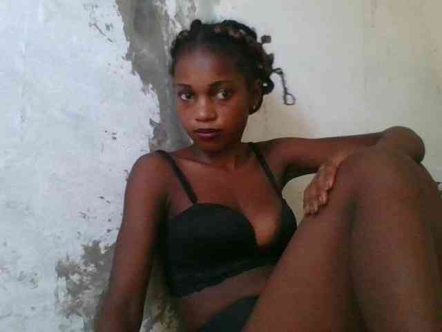 LovelyBlackGirl webcam