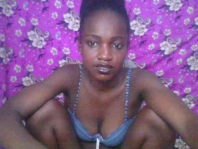 LovelyBlackGirl webcam