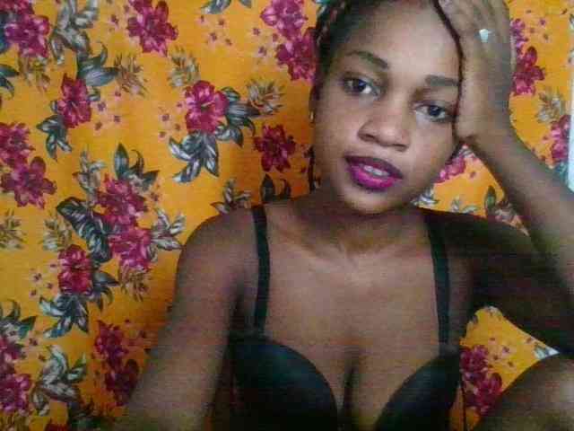 LovelyBlackGirl webcam