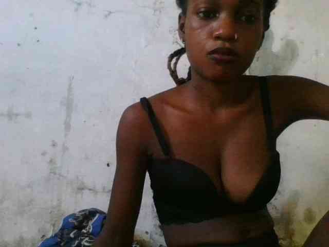 LovelyBlackGirl webcam