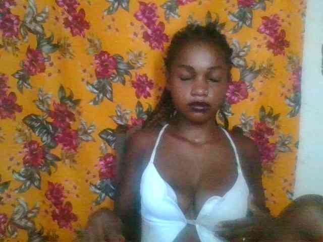 LovelyBlackGirl webcam