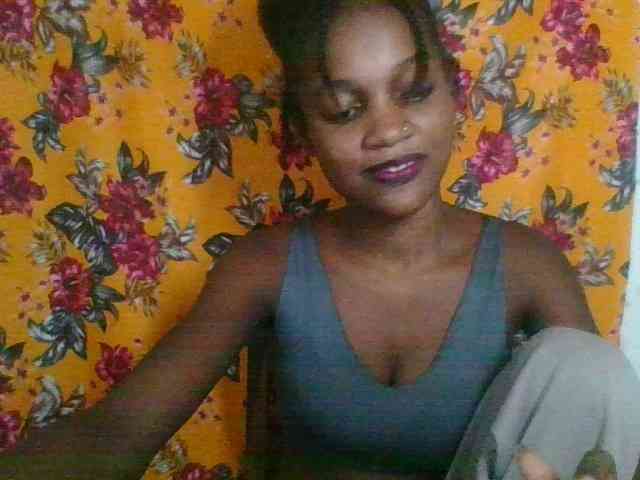 LovelyBlackGirl webcam