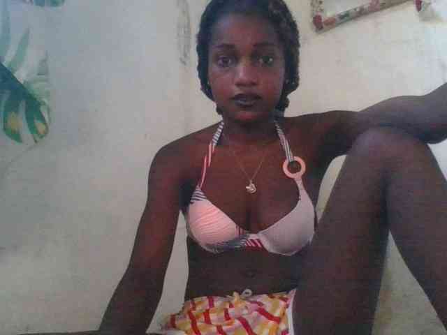 LovelyBlackGirl webcam