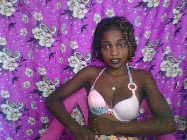 LovelyBlackGirl webcam