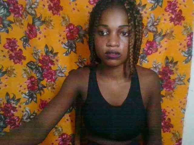 LovelyBlackGirl webcam