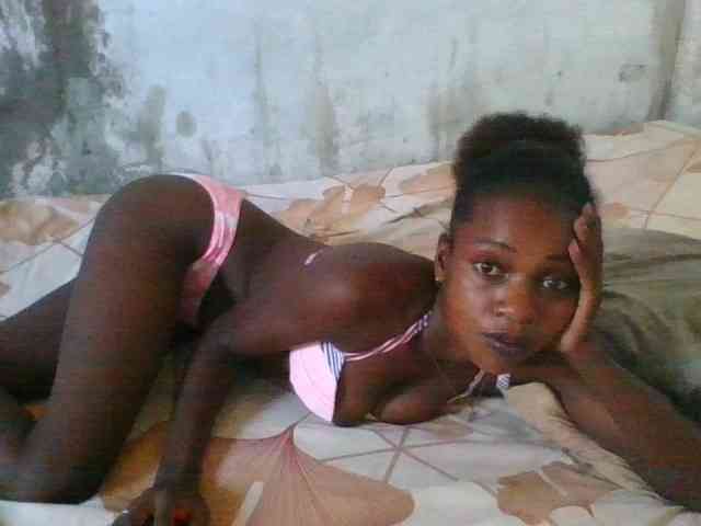 LovelyBlackGirl webcam