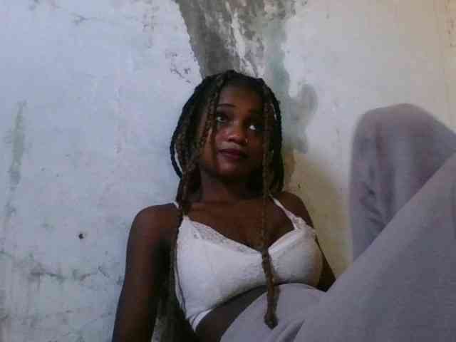 LovelyBlackGirl webcam