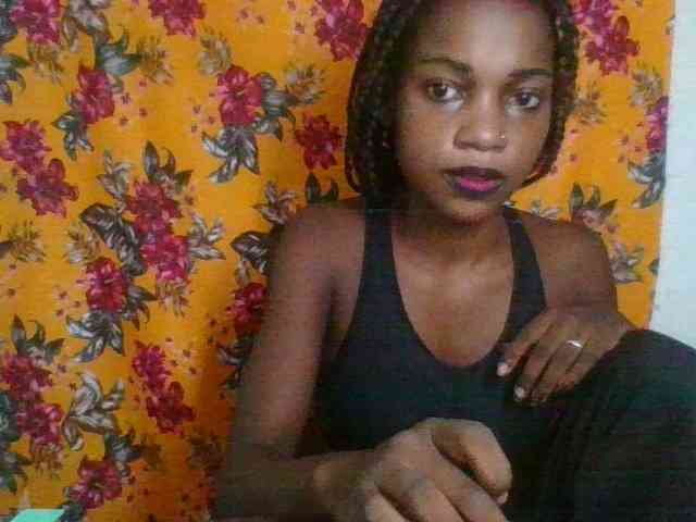 LovelyBlackGirl webcam