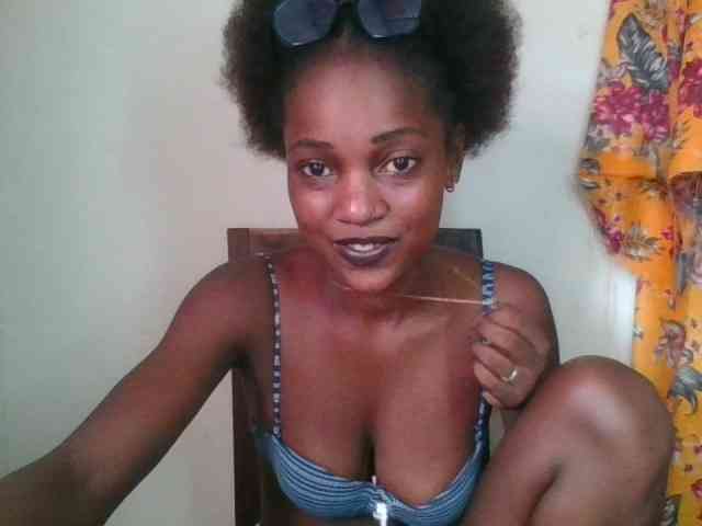 LovelyBlackGirl webcam