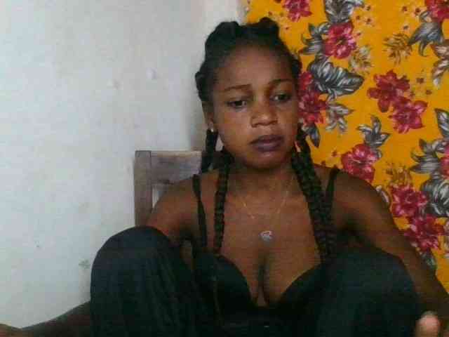 LovelyBlackGirl webcam