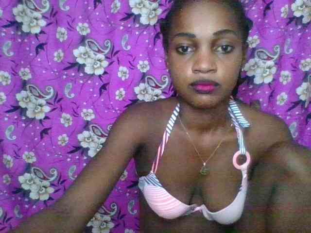 LovelyBlackGirl webcam