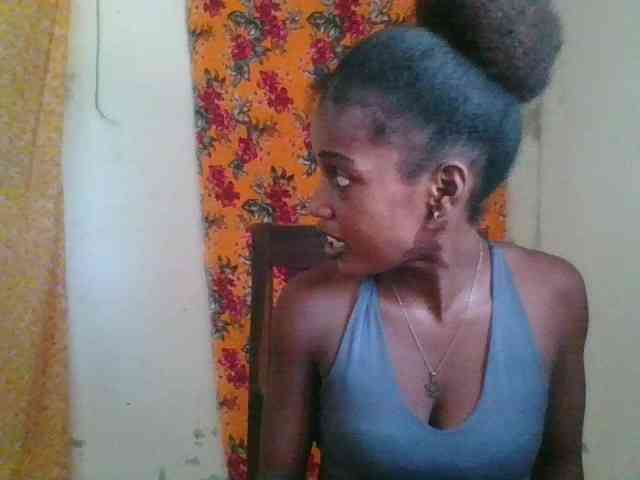 LovelyBlackGirl webcam