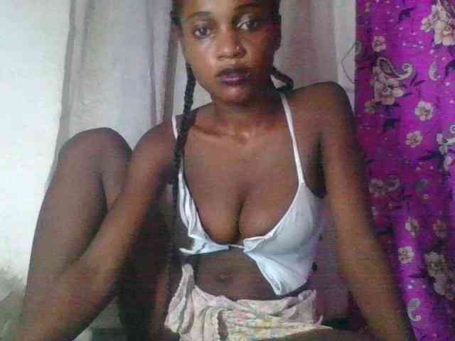 LovelyBlackGirl webcam