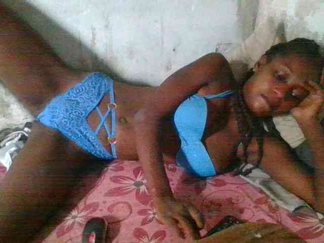 LovelyBlackGirl webcam