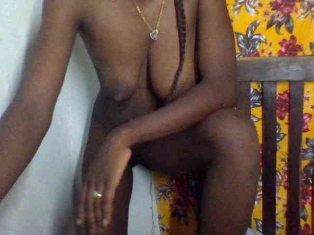 LovelyBlackGirl webcam