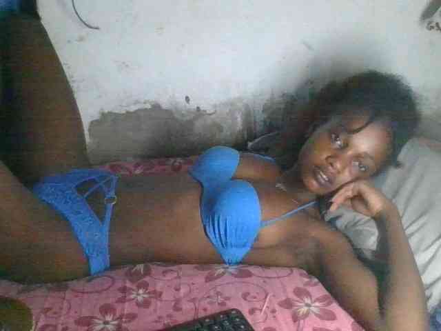 LovelyBlackGirl webcam