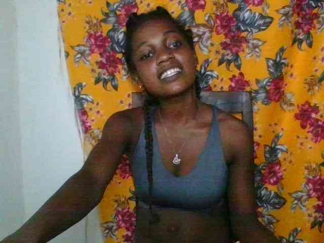 LovelyBlackGirl webcam