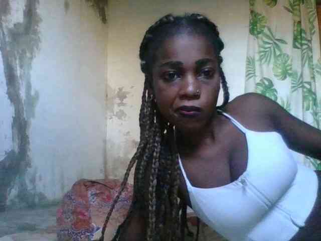 LovelyBlackGirl webcam