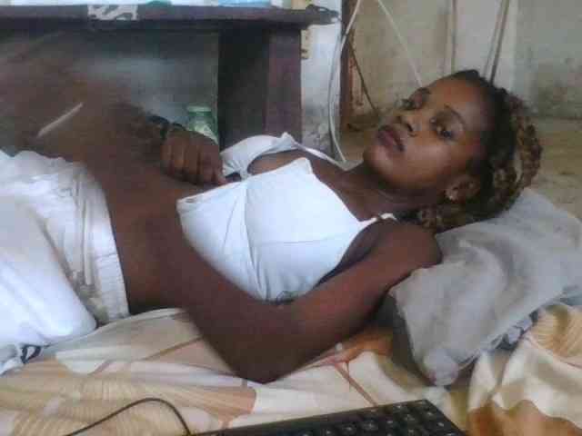 LovelyBlackGirl webcam