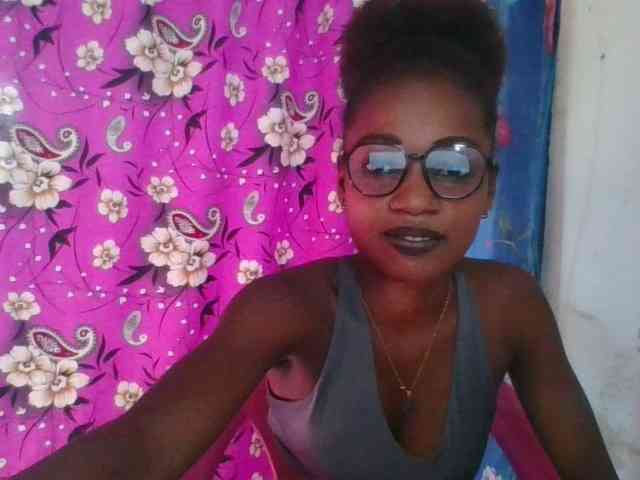 LovelyBlackGirl webcam