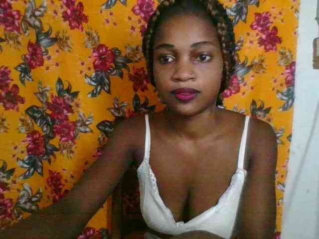 LovelyBlackGirl webcam