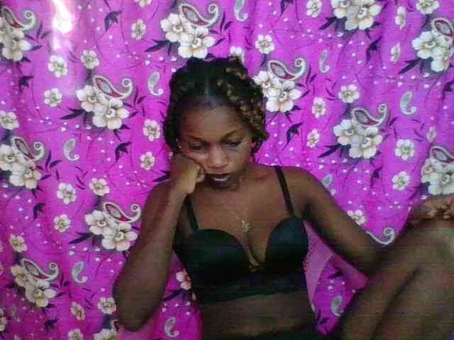 LovelyBlackGirl webcam