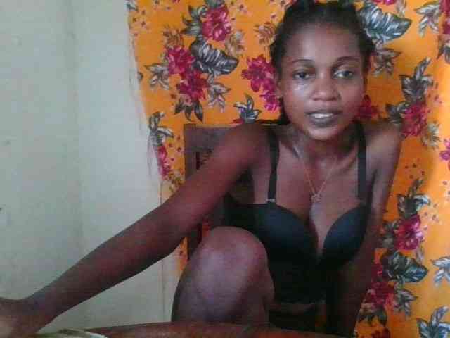 LovelyBlackGirl webcam
