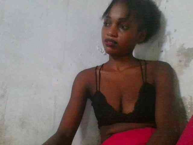 LovelyBlackGirl webcam