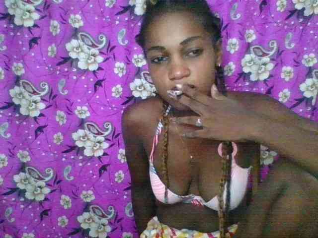 LovelyBlackGirl webcam