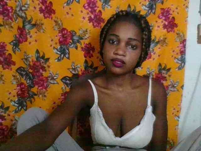 LovelyBlackGirl webcam