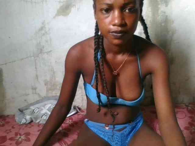 LovelyBlackGirl webcam