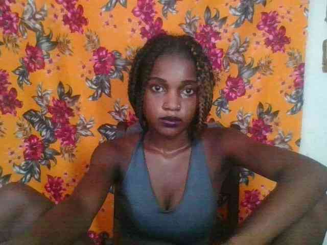 LovelyBlackGirl webcam