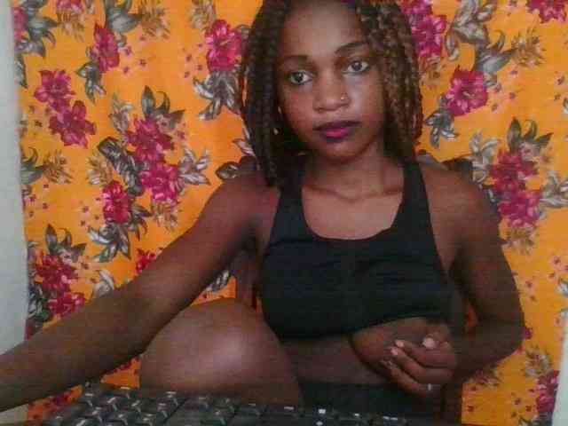 LovelyBlackGirl webcam