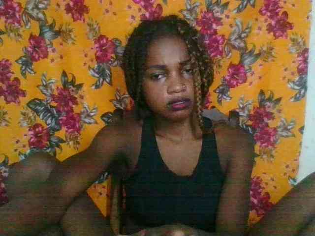 LovelyBlackGirl webcam