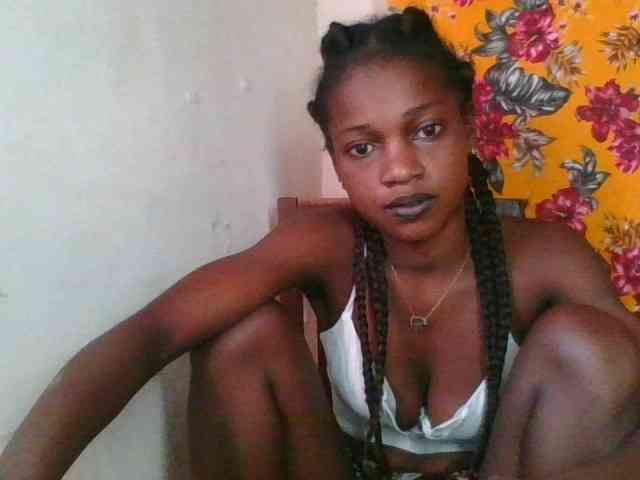 LovelyBlackGirl webcam