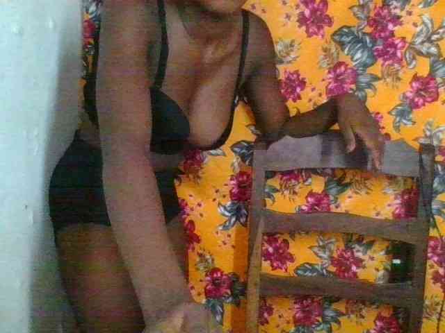 LovelyBlackGirl webcam