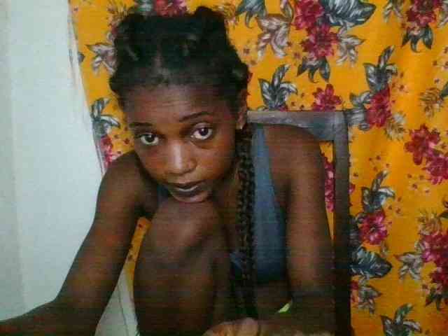 LovelyBlackGirl webcam