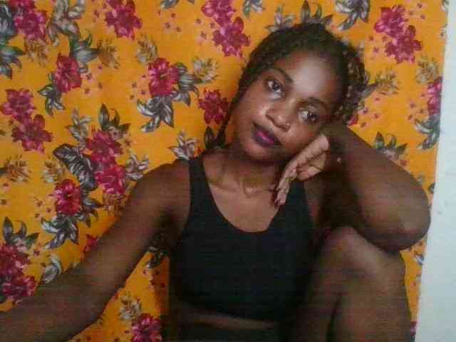 LovelyBlackGirl webcam