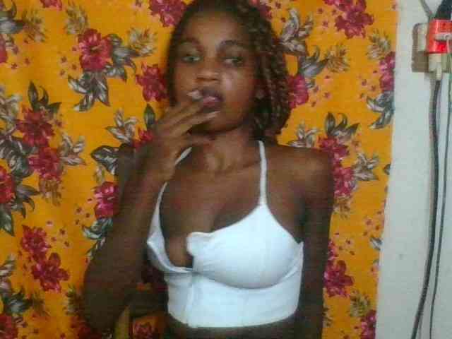 LovelyBlackGirl webcam