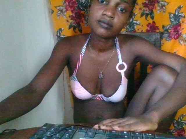 LovelyBlackGirl webcam