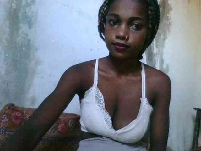 LovelyBlackGirl webcam