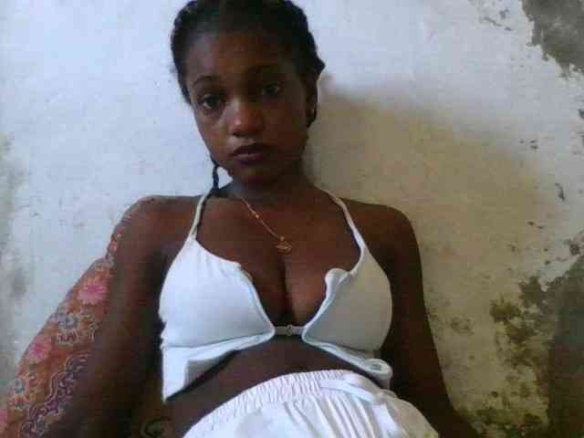 LovelyBlackGirl webcam