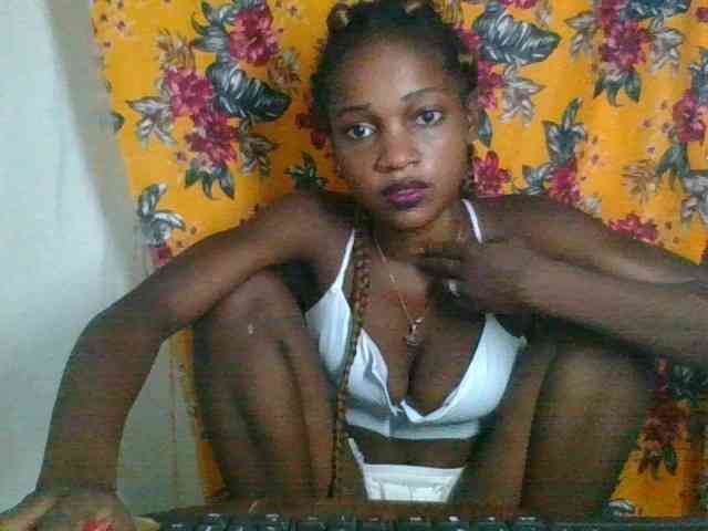 LovelyBlackGirl webcam