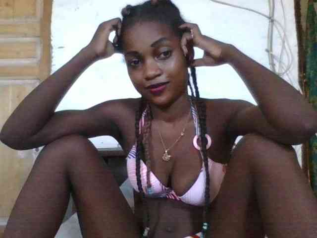 LovelyBlackGirl webcam