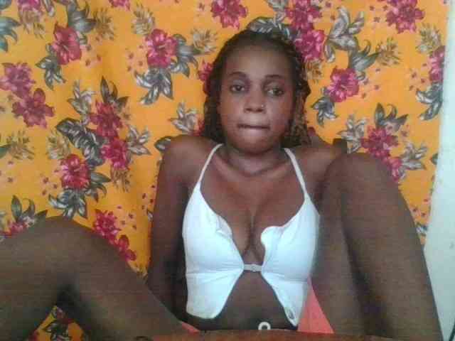 LovelyBlackGirl webcam