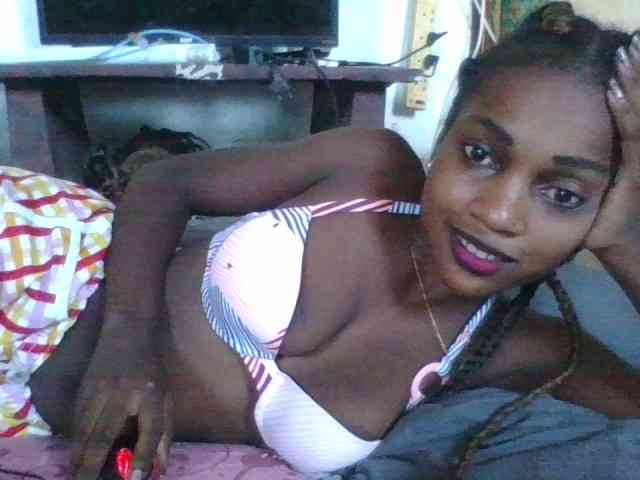 LovelyBlackGirl webcam