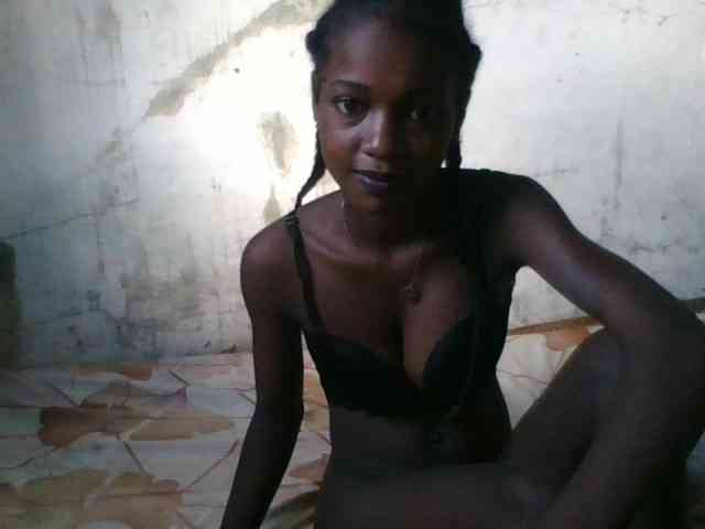 LovelyBlackGirl webcam