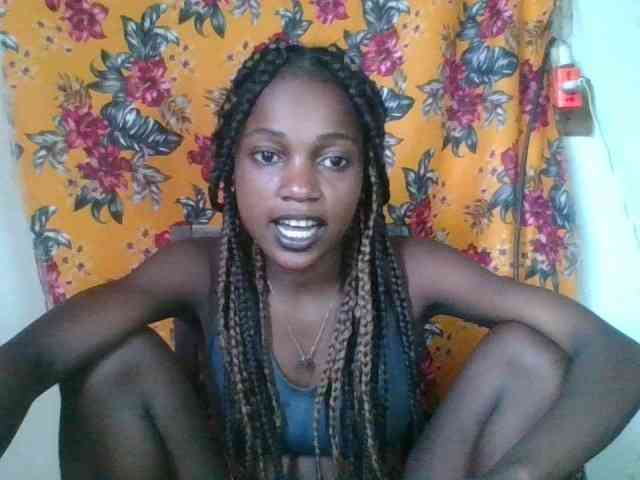 LovelyBlackGirl webcam