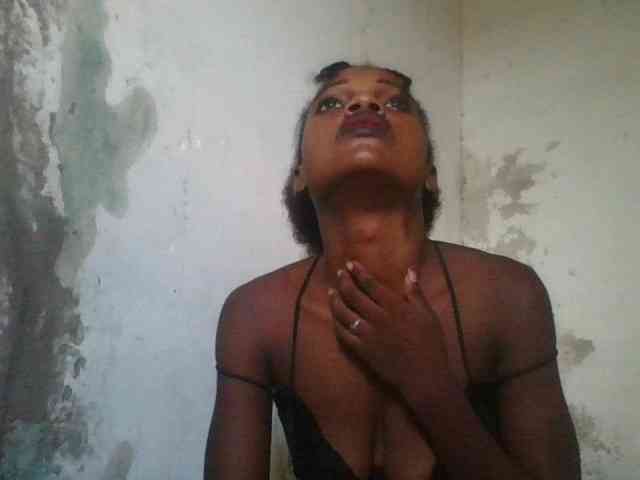 LovelyBlackGirl webcam